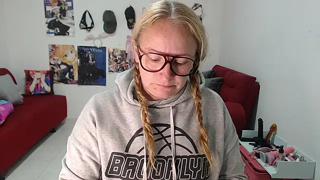 emperabigbootybigass online show from October 1, 2025, 12:31 pm