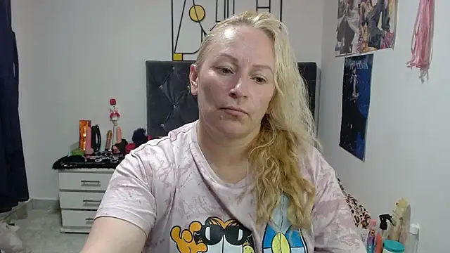 Snapshot of emperabigbootybigass chatting on May 21, 2026, 6:05 pm emperabigbootybigass online show from May 21, 2026, 6:05 pm