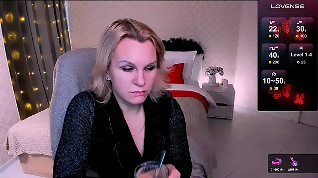 Snapshot of Louisa_Bay chatting on January 16, 2025, 8:00 am Louisa Bay online show from January 16, 2025, 8:00 am