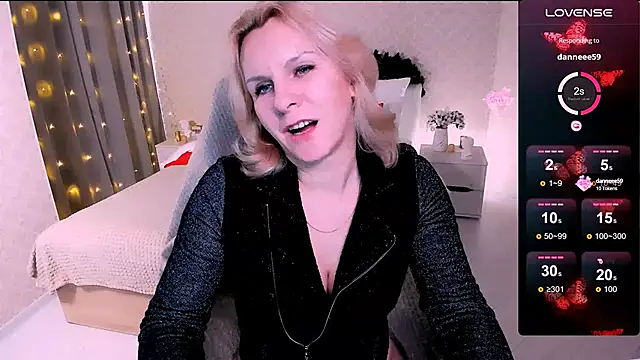 Snapshot of Louisa_Bay chatting on January 16, 2025, 11:26 am Louisa Bay online show from January 16, 2025, 11:26 am