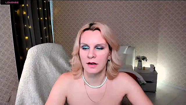 Snapshot of Louisa_Bay chatting on January 29, 2025, 12:24 pm Louisa Bay online show from January 29, 2025, 12:24 pm