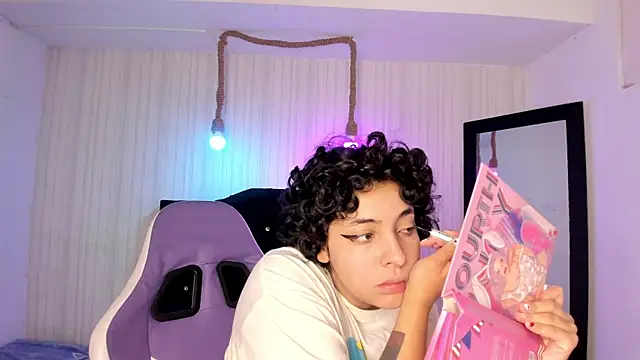 miku katsuragi online show from September 29, 2025, 1:34 am