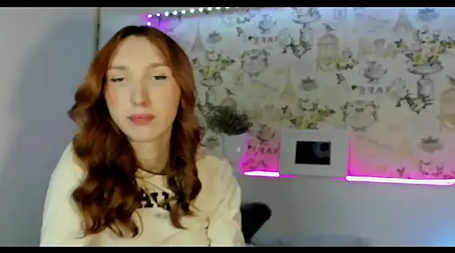 LisaIcon online show from January 12, 2025, 3:49 am