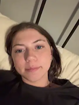 emilycoco online show from April 5, 2026, 7:48 am