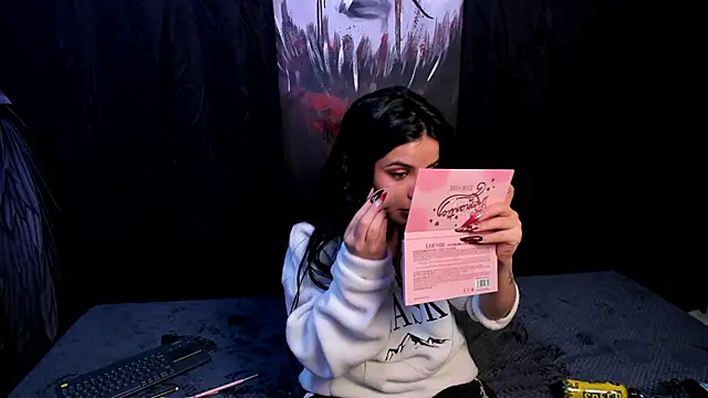 Snapshot of Kylie-fox chatting on October 15, 2025, 11:35 pm Kylie-fox online show from October 15, 2025, 11:35 pm