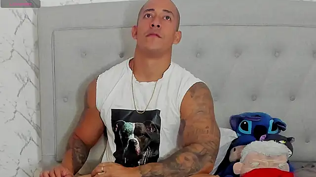 Snapshot of luigiferrara chatting on June 17, 2026, 8:30 pm luigiferrara online show from June 17, 2026, 8:30 pm