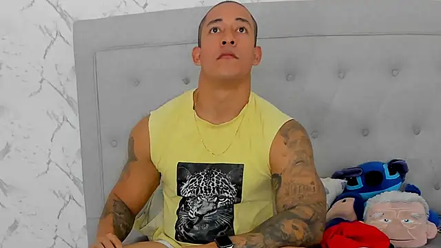 luigiferrara online show from December 1, 2025, 2:56 am