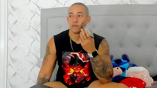 luigiferrara online show from September 11, 2025, 9:04 pm