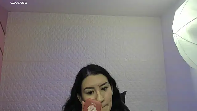 Violetaa diazz online show from September 30, 2025, 9:10 pm