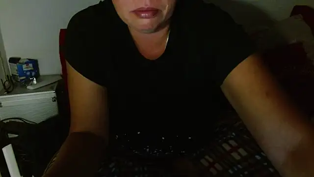 LadyHellene online show from September 30, 2025, 4:46 pm