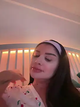 Amberseyes online show from April 2, 2026, 5:08 pm