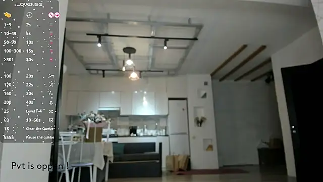 sailorrmoon online show from October 16, 2025, 1:41 pm