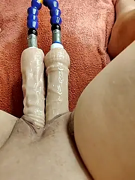 Lola Hale online show from September 29, 2025, 7:08 pm