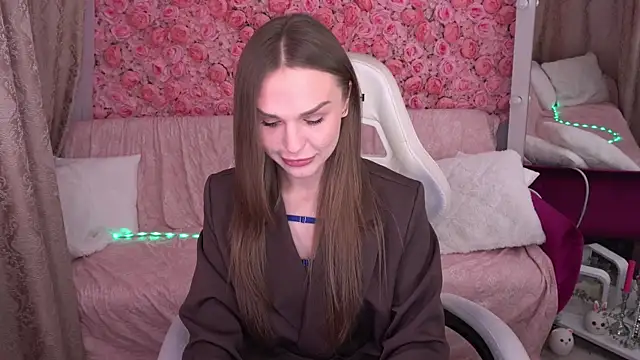 KiraGrayy online show from March 3, 2026, 1:51 pm