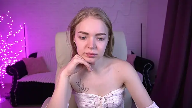 EmilySunshineS online show from March 9, 2026, 6:50 am