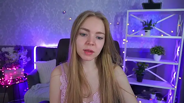 EmilySunshineS online show from November 2, 2025, 7:35 am