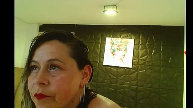 CINTHIA1609 online show from September 25, 2025, 8:04 pm