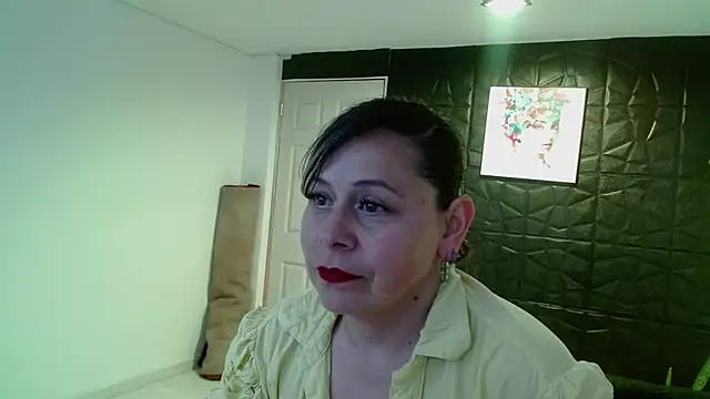 CINTHIA1609 online show from September 23, 2025, 7:54 pm