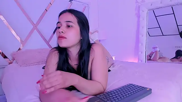 naughty  sara online show from February 28, 2025, 5:59 pm