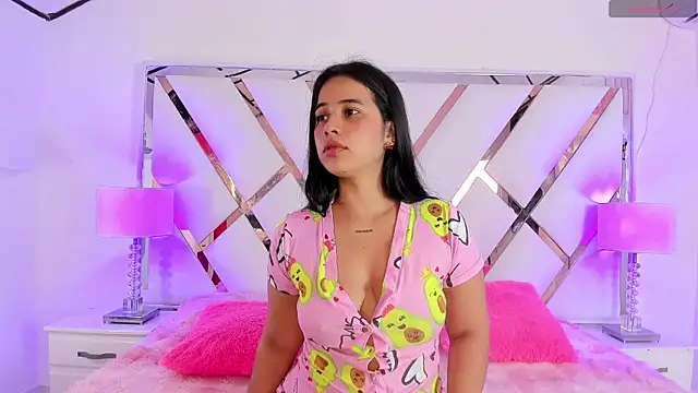 naughty  sara online show from November 27, 2025, 11:43 am