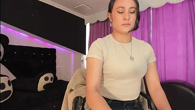 Coral Gibson online show from March 28, 2026, 2:07 pm