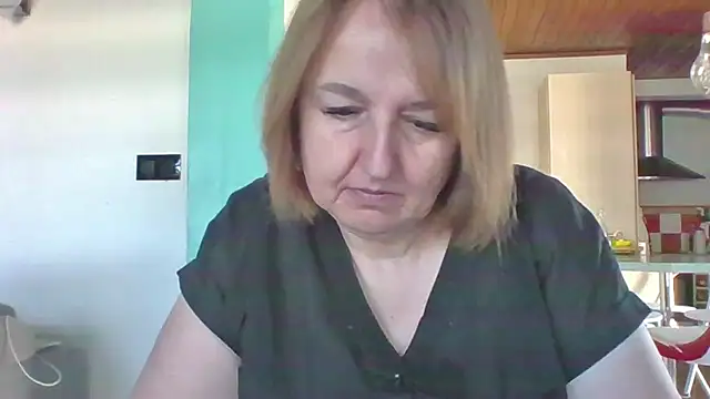 Snapshot of Sandcoq chatting on April 9, 2026, 9:04 am Sandcoq online show from April 9, 2026, 9:04 am