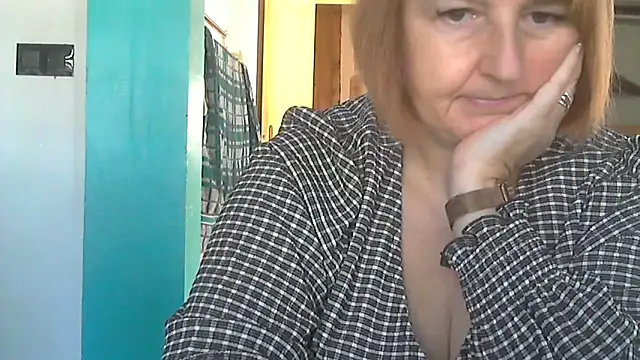 Sandcoq online show from October 2, 2025, 8:40 am