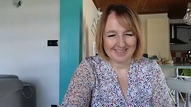 Snapshot of Sandcoq chatting on April 10, 2026, 8:54 am Sandcoq online show from April 10, 2026, 8:54 am