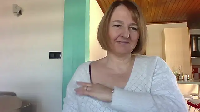 Snapshot of Sandcoq chatting on March 18, 2026, 10:07 am Sandcoq online show from March 18, 2026, 10:07 am