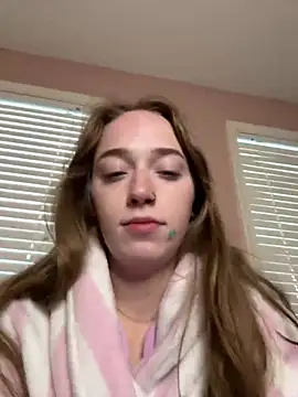 Snapshot of Maxinebabyyy chatting on March 18, 2025, 12:50 pm Maxinebabyyy online show from March 18, 2025, 12:50 pm