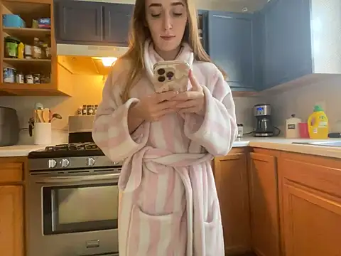 Snapshot of Maxinebabyyy chatting on March 6, 2025, 1:57 pm Maxinebabyyy online show from March 6, 2025, 1:57 pm