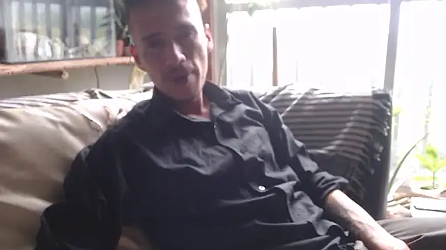 roystonee01 online show from February 23, 2026, 5:57 pm