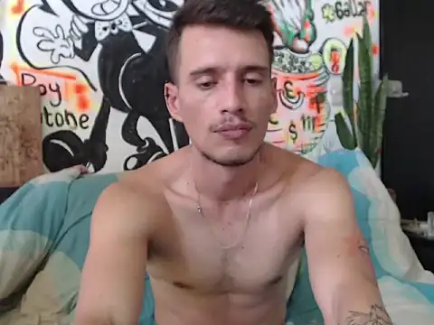 roystonee01 online show from September 14, 2025, 2:28 pm