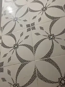 Carolinen online show from October 3, 2025, 7:04 pm