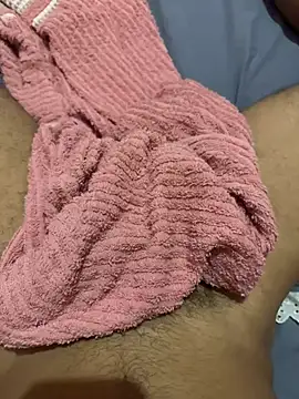 Snapshot of E_Himeros chatting on December 17, 2024, 5:29 am E Himeros online show from December 17, 2024, 5:29 am