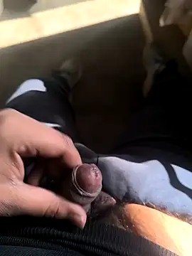 Snapshot of rana9639_1 chatting on February 1, 2025, 9:21 am rana9639 1 online show from February 1, 2025, 9:21 am