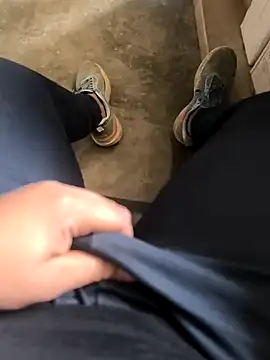 Snapshot of rana9639_1 chatting on February 22, 2025, 5:44 am rana9639 1 online show from February 22, 2025, 5:44 am