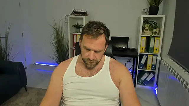 Snapshot of John-E-Dough chatting on November 27, 2025, 6:14 am John-E-Dough online show from November 27, 2025, 6:14 am