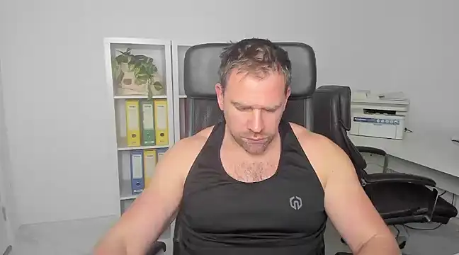 Snapshot of John-E-Dough chatting on January 16, 2025, 5:11 am John-E-Dough online show from January 16, 2025, 5:11 am