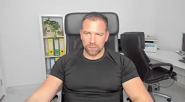 Snapshot of John-E-Dough chatting on January 4, 2025, 6:52 am John-E-Dough online show from January 4, 2025, 6:52 am