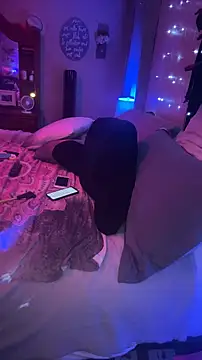 Snapshot of Dani_Dragon69 chatting on December 15, 2024, 10:18 am Dani Dragon69 online show from December 15, 2024, 10:18 am