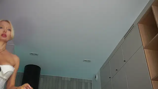 DreamSofia online show from September 28, 2025, 8:32 am