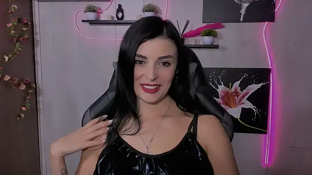 KayWuds online show from February 7, 2025, 1:11 pm