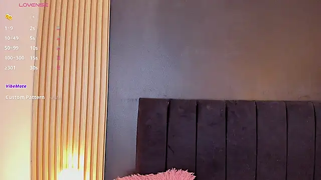 sweetsofia18 online show from May 17, 2026, 6:52 pm