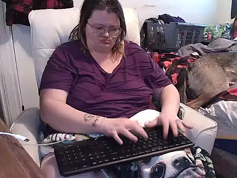 wild hot mess online show from February 16, 2025, 9:38 pm