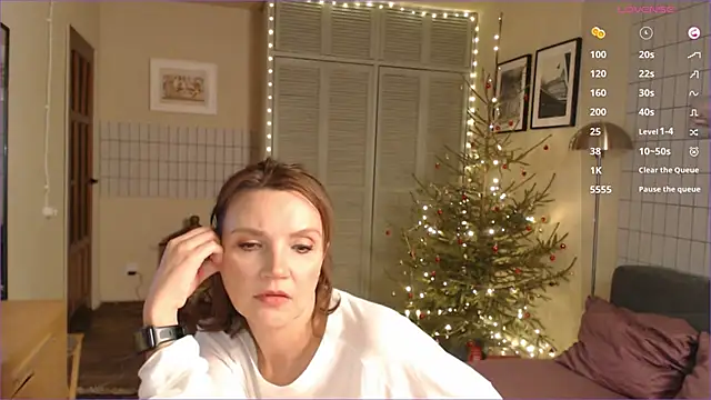 Charline TheFoxTail online show from January 3, 2025, 8:32 pm