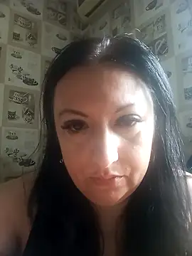 Veronica-Celie online show from May 11, 2026, 8:49 am