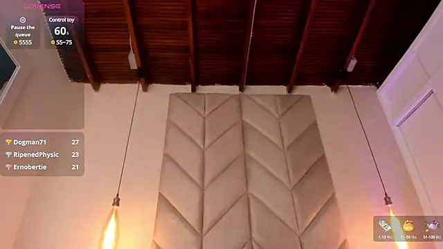 Mollymoon1 online show from February 27, 2025, 9:14 pm