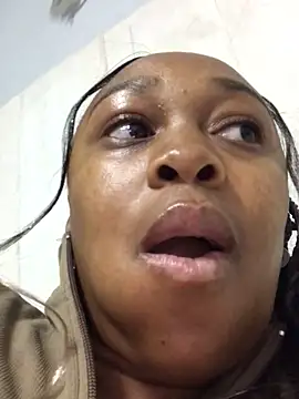 Pearl 00 online show from September 27, 2025, 12:39 am