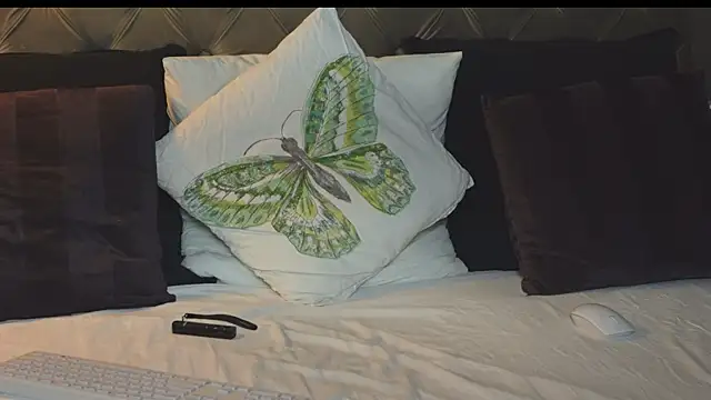 AnnieStylesx online show from February 22, 2025, 8:07 am